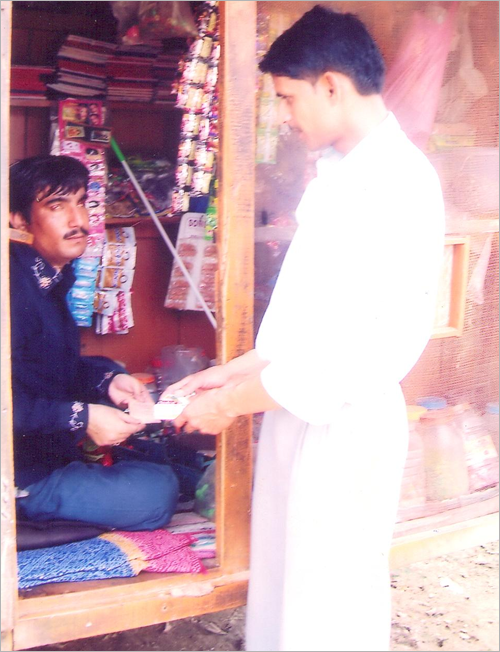 Graphic: Ravidutt Soni receiving money for goods sold